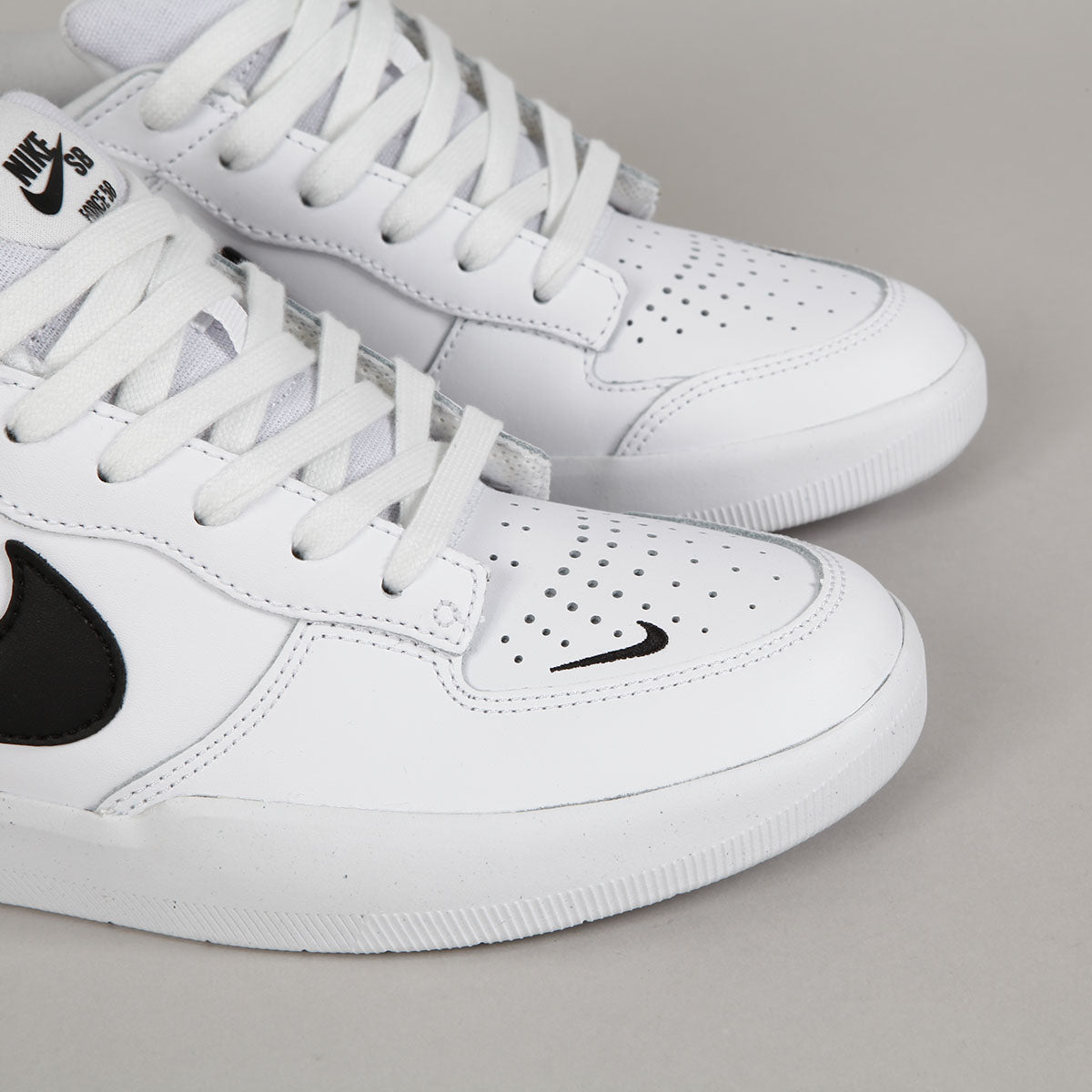 Nike SB Force 58 Prm L White Black