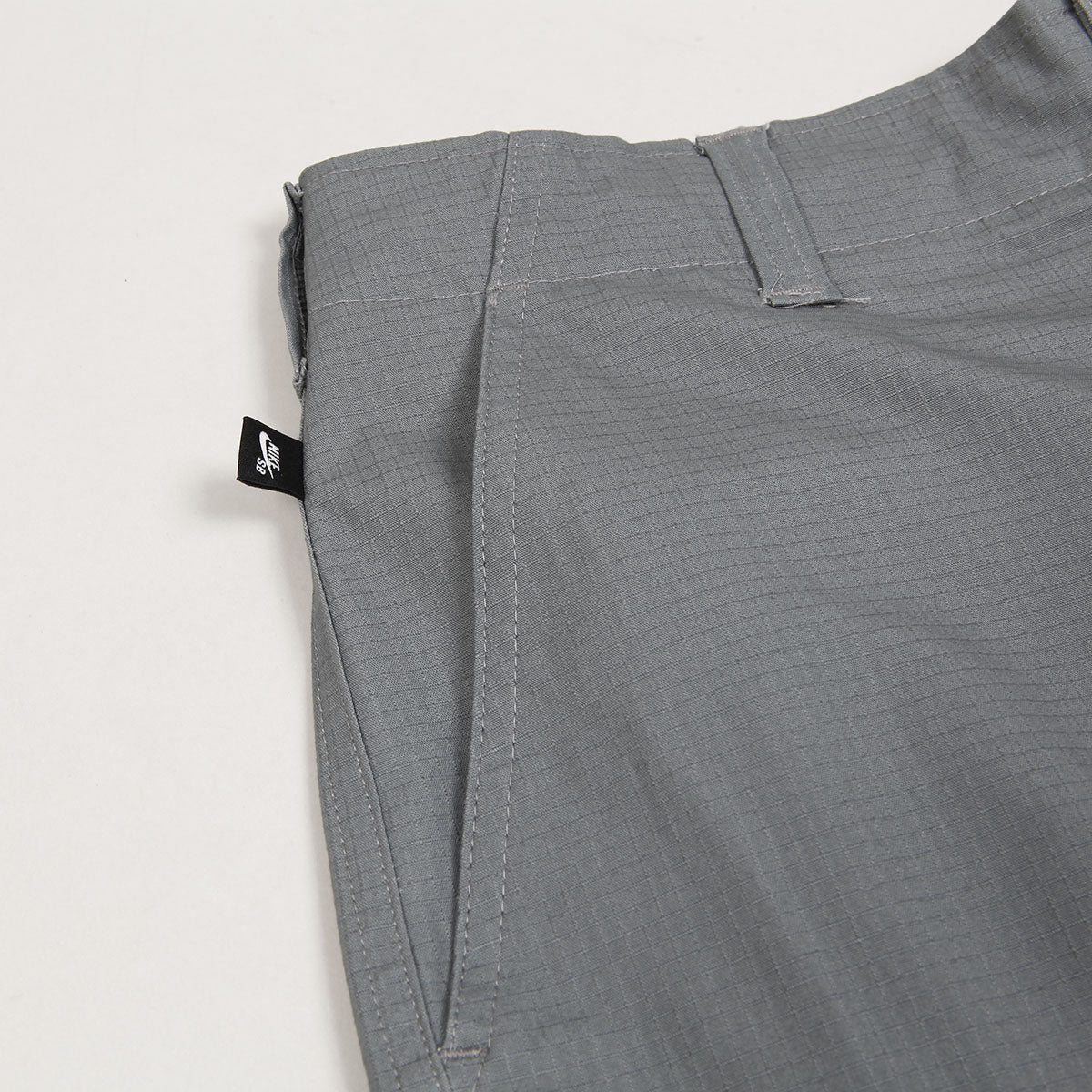 Nike SB Kearny Cargo Pants Smoke Grey
