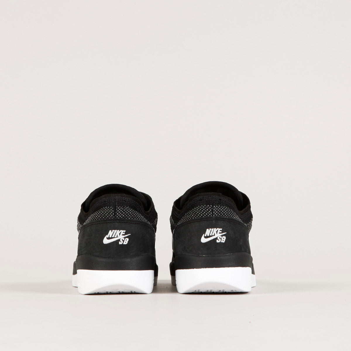 Nike SB PS8 Black White Black